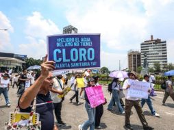 Los manifestantes exigen acciones concretas e inmediatas para mejorar la calidad del agua. EL INFORMADOR/A. Navarro