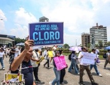 Los manifestantes exigen acciones concretas e inmediatas para mejorar la calidad del agua. EL INFORMADOR/A. Navarro