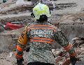Personal de las Fuerzas Armadas de México se apresta a apoyar en las tareas de auxilio a la población afectada en La Guaira y otras regiones venezolanas. EFE/R. Martínez