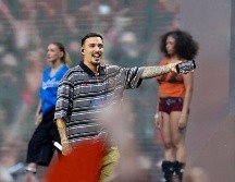 Rels B, el artista español más escuchado fuera de nuestras fronteras en el último año, durante el concierto en el estadio Metropolitano de Madrid, que coincide además con la reciente publicación de su disco más personal, 'love love FLAKK'.-EFE/ V. Lerena