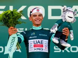 El triunfo representa un nuevo paso en la trayectoria del mexicano, quien llegó al Tour después de consolidarse como una de las principales cartas del UAE Team Emirates-XRG. EFE / A. García