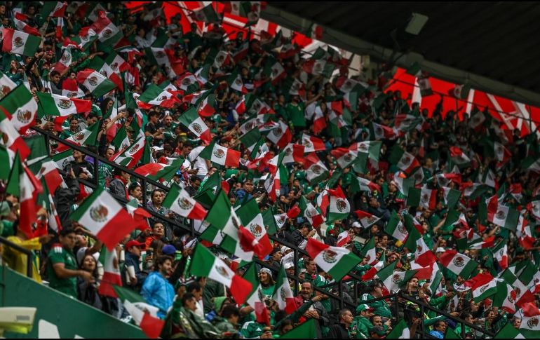 Seguidores de los Tres Leones elogiaron el ambiente futbolero y el respeto mostrado por los aficionados mexicanos. EL INFORMADOR/ A. NAVARRO.