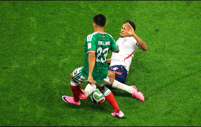 El Tricolor rozó la remontada ante un rival con diez hombres, pero el sueño mundialista terminó en casa. EL INFORMADOR/ J. ACOSTA.
