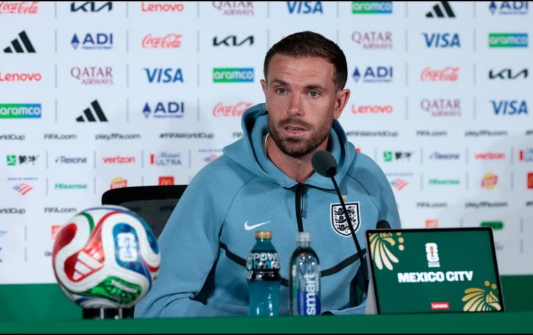 Aunque Jordan Henderson formó parte de la convocatoria para el duelo frente a México, permaneció en el banquillo durante todo el encuentro y no disputó ningún minuto. EFE/ José Méndez