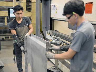 La revisión del T-MEC representa una ventana para fortalecer la posición de Norteamérica como la región económica más integrada y competitiva del mundo. AFP