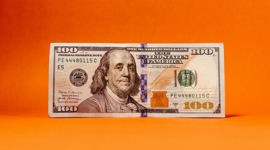 El viernes 3 de julio, el dólar cerró con una cotización de 17.47 pesos por unidad. UNSPLASH / J. BORBA