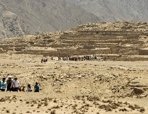 Las miniaturas estaban colocadas cuidadosamente en torno a piedras dispuestas de forma semicircular y varias muestran marcas de fuego. EFE/ ARCHIVO