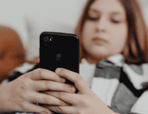 Las autoridades universitarias sugieren a los padres de familia y a las instituciones educativas la adopción de estrategias prácticas de control ambiental. ESPECIAL/Canva