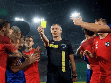Perder a un jugador por suspensión en un partido decisivo puede cambiar el desarrollo de una eliminatoria y afectar las aspiraciones de cualquier equipo. ESPECIAL