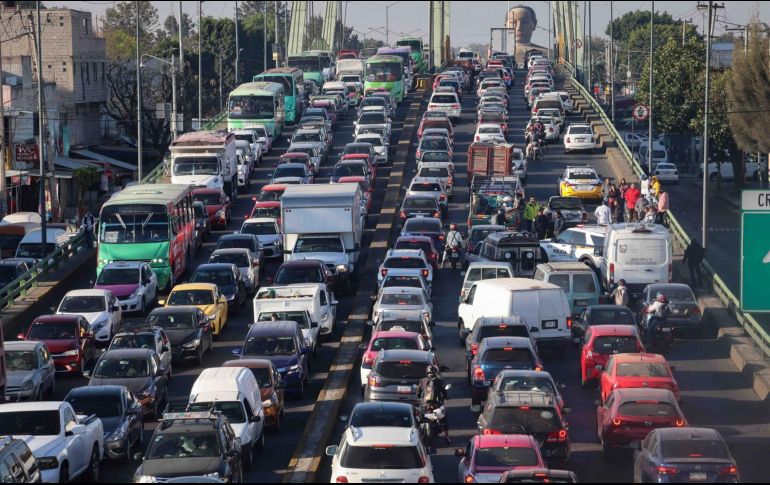 El programa Hoy No Circula se aplica de las 5:00 a las 22:00 horas en todas las alcaldías de la Ciudad de México y en tres zonas conurbadas del Estado de México. SUN/L. Camacho
