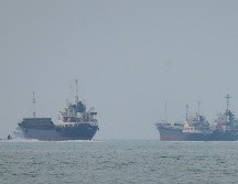 Irán y Estados Unidos acordaron, como parte de un pacto provisional, permitir que los barcos pasaran sin pagar peaje durante 60 días. AP / ARCHIVO