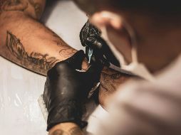El programa CultivArte y la DICOE ofrecen un curso gratuito de tatuaje desde cero en Zapopan. Unsplash