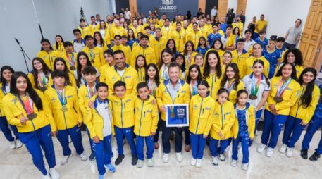 Pablo Lemus reconoció a la delegación campeona de la Olimpiada Nacional CONADE 2026 y anunció el aumento de incentivos para atletas y entrenadores. CORTESÍA.