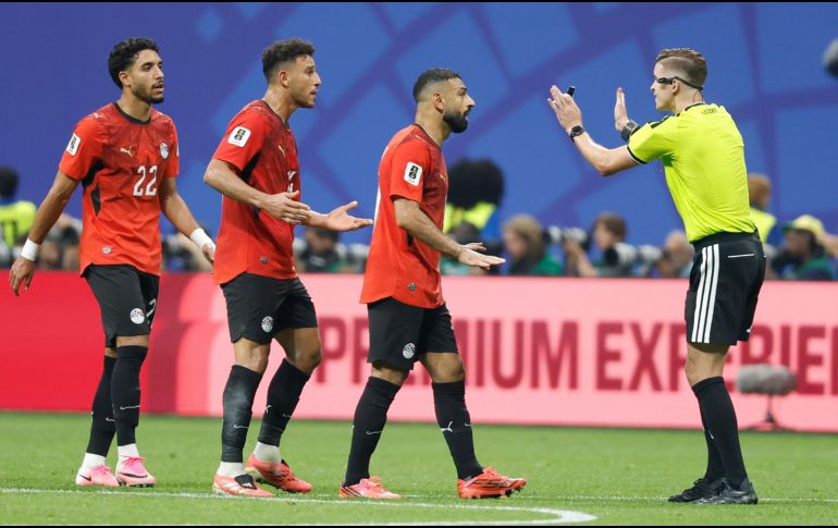 Exárbitros cuestionaron la decisión del VAR que anuló el segundo gol de Egipto ante Argentina en el Mundial 2026. AP/ E. S. Lesser.