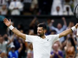 Novak Djokovic alcanzó su semifinal número 15 en Londres y estableció un nuevo récord con ocho apariciones consecutivas entre los cuatro mejores. EFE/T. Akmen