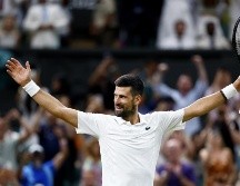 Novak Djokovic alcanzó su semifinal número 15 en Londres y estableció un nuevo récord con ocho apariciones consecutivas entre los cuatro mejores. EFE/T. Akmen