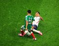 Jarell Quansah, barre sobre Jesús Gallardo en el partido México vs. Inglaterra. EL INFORMADOR/J. Acosta