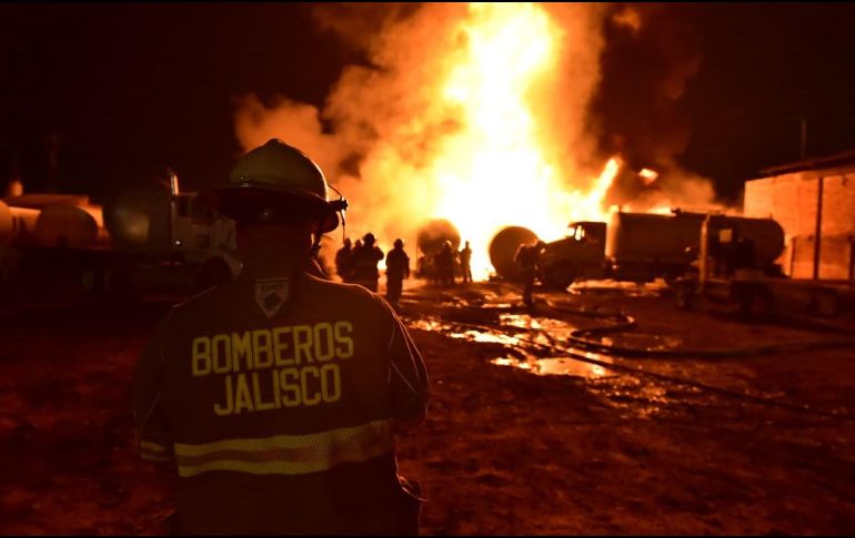 El incendio se registró en un área que almacenaba hidrocarburos. ESPECIAL/UEPCBJ