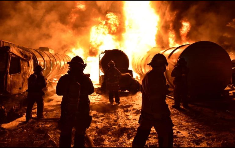El incendio se registró en un área que almacenaba hidrocarburos. ESPECIAL/UEPCBJ