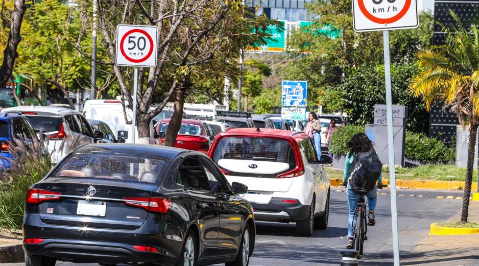 Las autoridades de Guadalajara han establecido límites de velocidad muy específicos: estos parámetros se encuentran cuidadosamente adaptados a cada tipo de vialidad, al tipo de vehículo y a las zonas especiales dentro del municipio. EL INFORMADOR / ARCHIVO