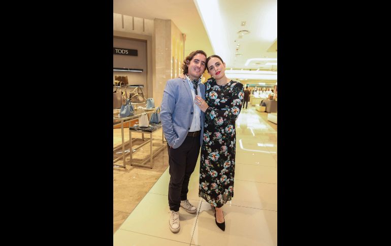 Rodrigo González y Ale Munguía. GENTE BIEN JALISCO / Palacio de Hierro reapertura