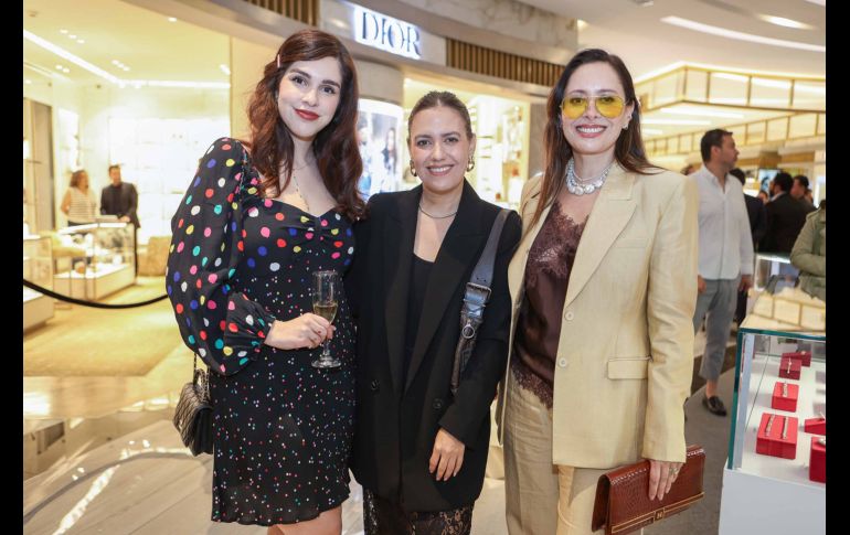 Ale Alarcón, Sofía Álvarez del Castillo y Christianne Sandoval. GENTE BIEN JALISCO / Palacio de Hierro reapertura