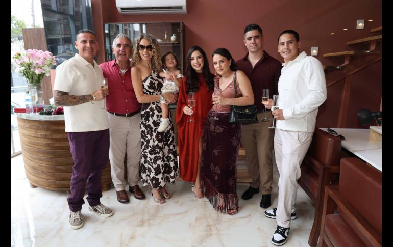 Osiris Mendez & Co. GENTE BIEN JALISCO / E. Escamilla