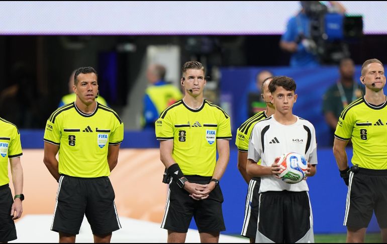 El diario deportivo egipcio Kingfut situó el foco de la indignación en el VAR del partido Argentina vs Egipto. EFE/ A. BOAL