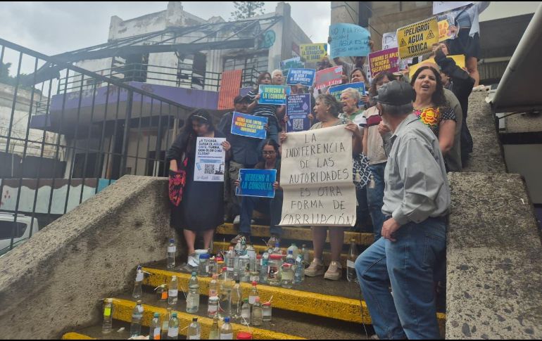Los manifestantes exigieron realizar monitoreos independientes, transparentes y periódicos sobre la calidad del agua con resultados públicos. EL INFORMADOR / O. González