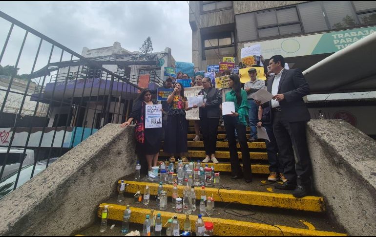 Los manifestantes exigieron realizar monitoreos independientes, transparentes y periódicos sobre la calidad del agua con resultados públicos. EL INFORMADOR / O. González