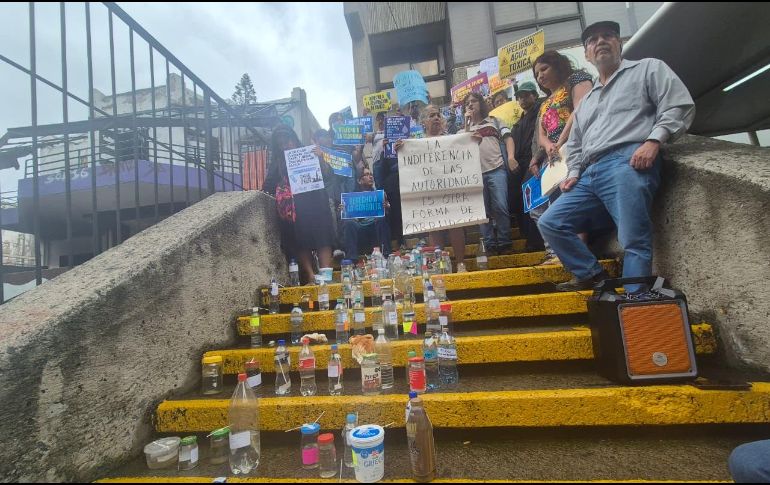 Los manifestantes exigieron realizar monitoreos independientes, transparentes y periódicos sobre la calidad del agua con resultados públicos. EL INFORMADOR / O. González