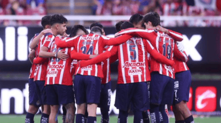 El próximo lunes 13 de julio será cuando los cinco futbolistas se reporten en las instalaciones de Verde Valle. X/@Chivas