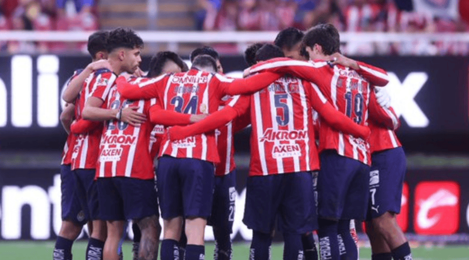 El próximo lunes 13 de julio será cuando los cinco futbolistas se reporten en las instalaciones de Verde Valle. X/@Chivas