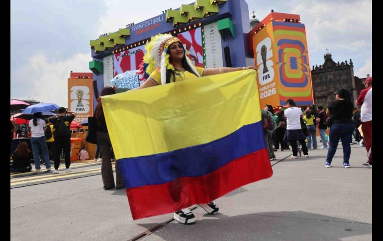 Ambiente en el Fan Fest del Zócalo Capitalino durante el encuentro entre Colombia y Suiza de los octavos de final del Mundial 2026. SUN/L. Camacho
