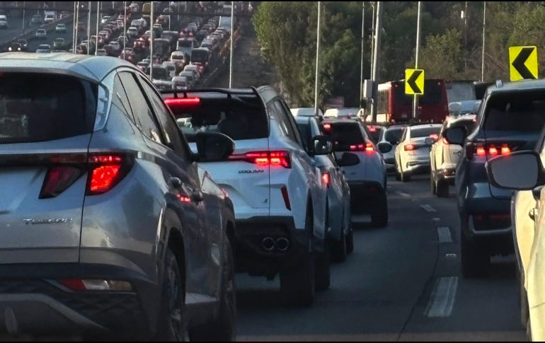 El programa Hoy No Circula se aplica de las 5:00 a las 22:00 horas en todas las alcaldías de la Ciudad de México y en tres zonas conurbadas del Estado de México. EFE/S. Gutiérrez