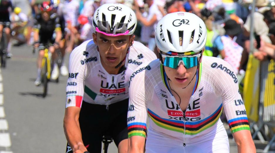 El esloveno Tadej Pogacar (UAE) quedó el primer lugar de la etapa seis con un tiempo de cuatro horas con 32 minutos, seguido por Jonas Vingegaard (4h con 34') y Del Toro (4h con 35'). EFE / B. Papon