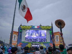 El espacio mundialista en el Zócalo capitalino recibirá a miles de aficionados. SUN/ARCHIVO