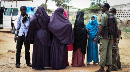 Para revertir esta crisis, ONU Mujeres insta a todos los gobiernos a implementar reformas judiciales urgentes, diseñadas 