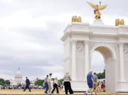 A nivel internacional, la construcción de este arco redefiniría los récords arquitectónicos de monumentos conmemorativos. AP/M. Zuhaib