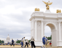 A nivel internacional, la construcción de este arco redefiniría los récords arquitectónicos de monumentos conmemorativos. AP/M. Zuhaib