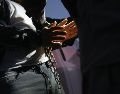 Familiares del mexicano y activistas exigen al ICE presentar evidencias de su versión, incluyendo videos del momento de la detención. AP/ARCHIVO