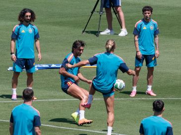 Jugadores de España durante el entrenamiento en la víspera del juego de cuartos de final contra Bélgica. EFE/ Lavandeira Jr