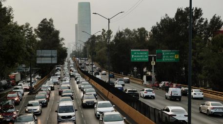 El programa Hoy No Circula se aplica de las 5:00 a las 22:00 horas en todas las alcaldías de la Ciudad de México y en tres zonas conurbadas del Estado de México. EFE/J. Méndez