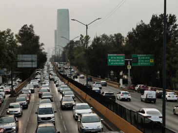 El programa Hoy No Circula se aplica de las 5:00 a las 22:00 horas en todas las alcaldías de la Ciudad de México y en tres zonas conurbadas del Estado de México. EFE/J. Méndez