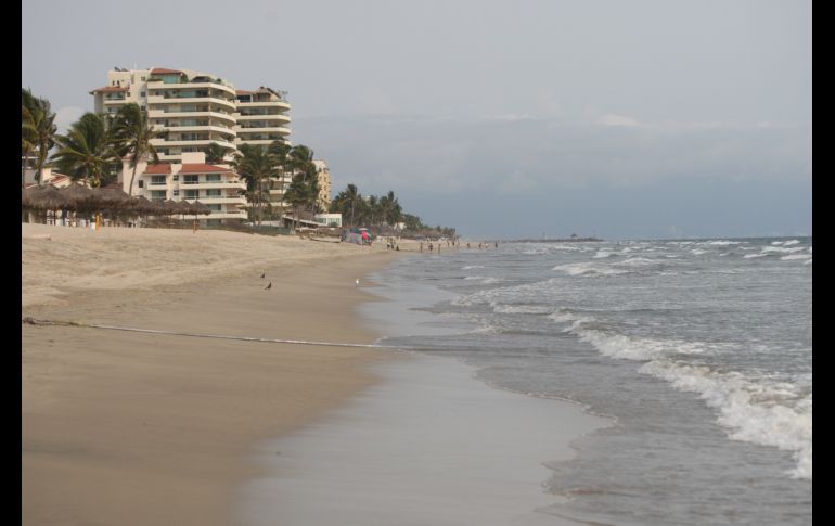 Playa del Cuale fue la única en Jalisco que rebasó el parámetro permitido de enterococos. EL IFORMADOR/ARCHIVO