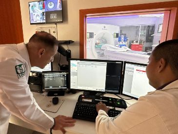 Entre los proyectos prioritarios se encuentra la incorporación de un robot quirúrgico, equipo que actualmente sólo poseen unas cuantas unidades médicas del país. IMSS JALISCO