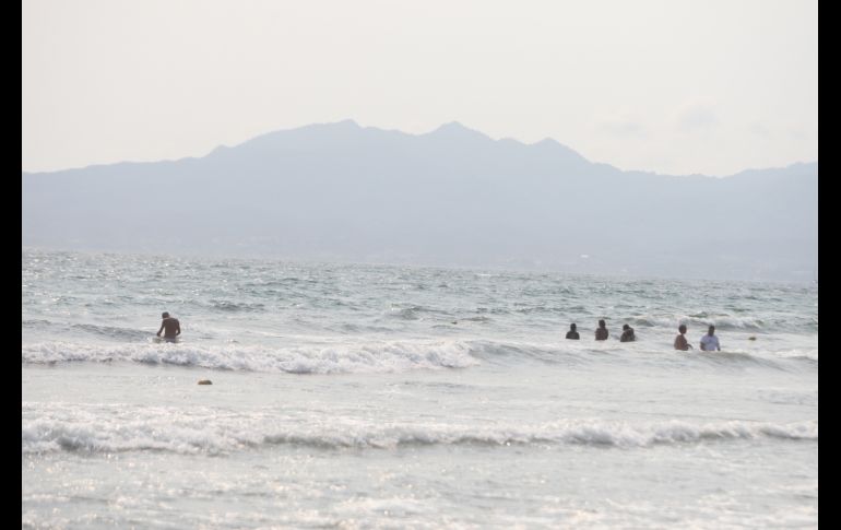 Cofepris explica que las aguas de estas cinco playas no son aptas para nadar o para deportes acuáticos. EL INFORMADOR/ARCHIVO
