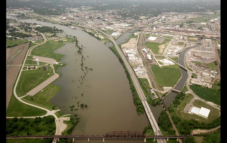 Las cuadrillas de emergencia realizaron más de 90 rescates acuáticos en campamentos y autopistas debido a las fuertes lluvias en Missouri. AP/ARCHIVO