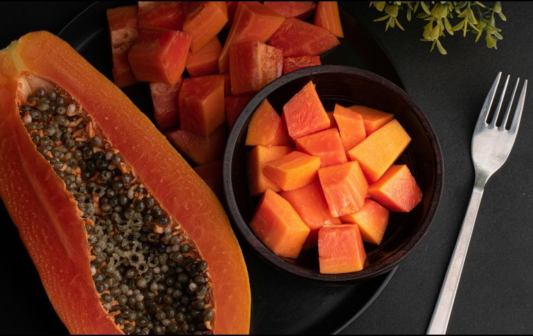 Puede consumirse fresca en el desayuno, como colación, en ensaladas de frutas, licuados o acompañada con yogur y semillas. UNSPLASH