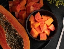 Puede consumirse fresca en el desayuno, como colación, en ensaladas de frutas, licuados o acompañada con yogur y semillas. UNSPLASH
